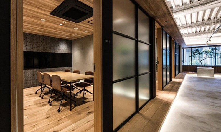 上海海派簡約風(fēng)辦公室裝修設(shè)計(jì)的特點(diǎn)是什么？