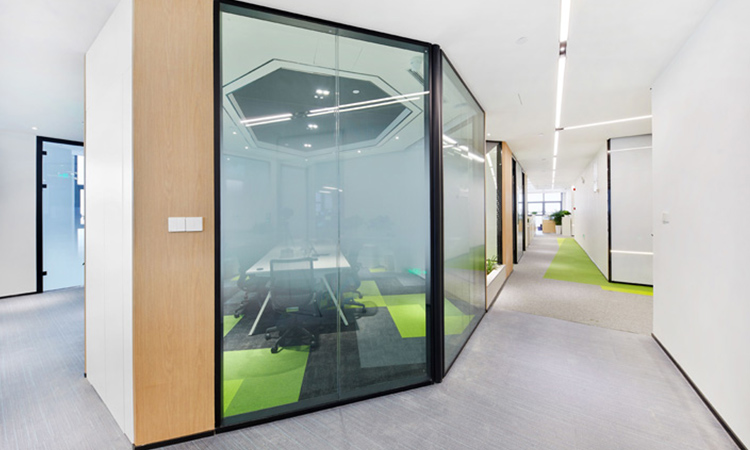 企業(yè)廣場(chǎng)辦公室走廊